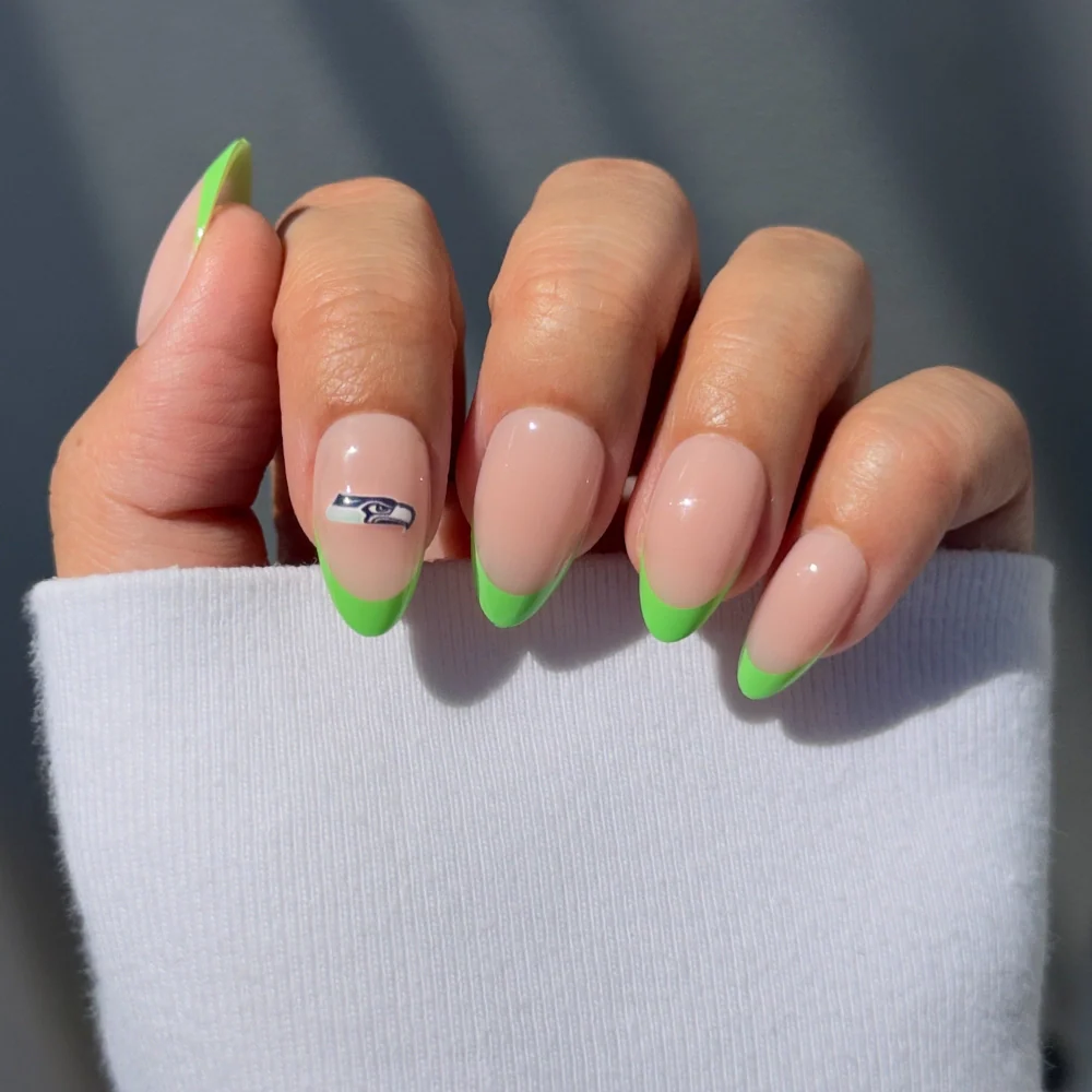 Seattle Seahawks Press-On Nail Set